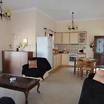 George Apartman
