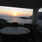 George Apartman Mirtiész